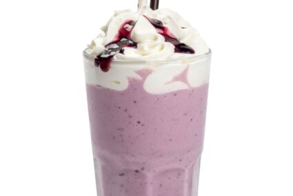 5._yoghurt_viet_quat Blueberry Milkshake